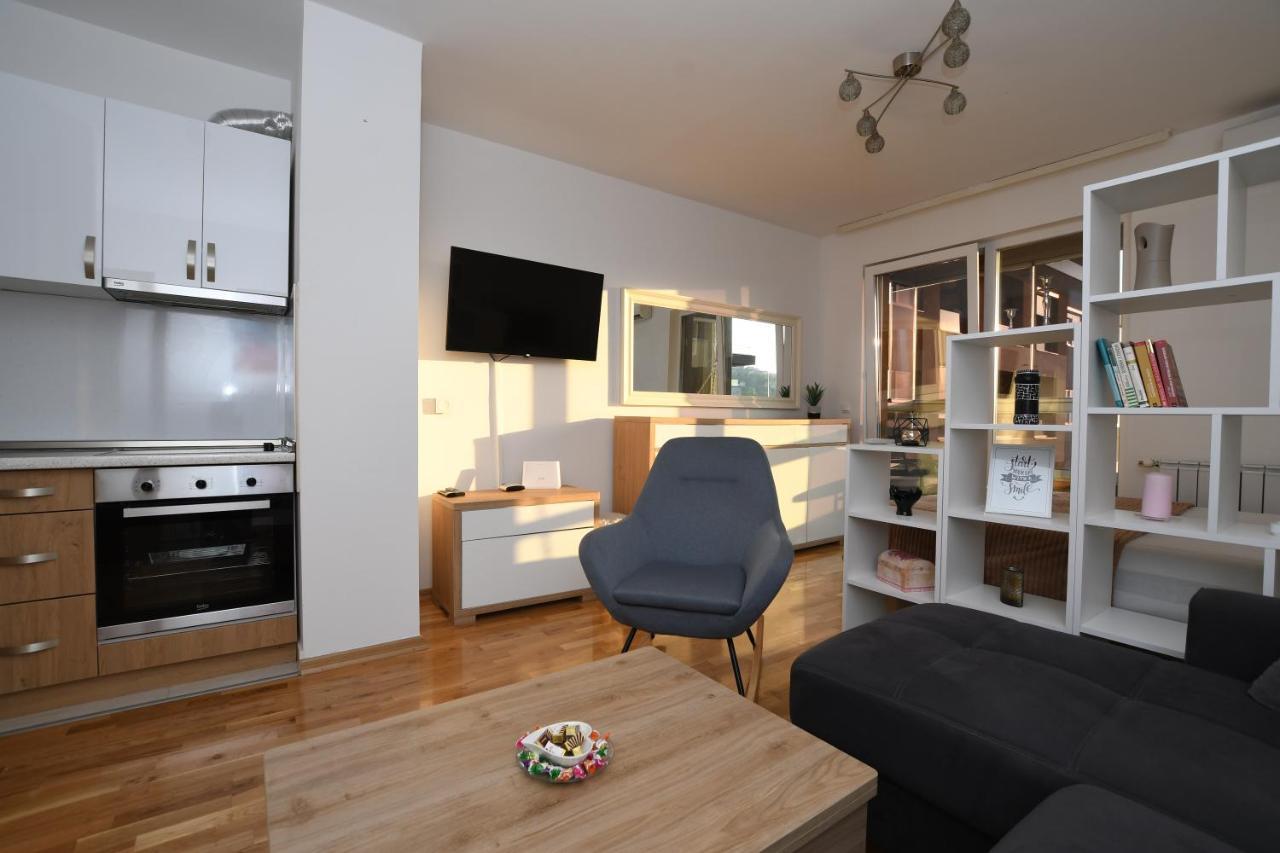 Sky Way Studio Apartment Сараево Экстерьер фото