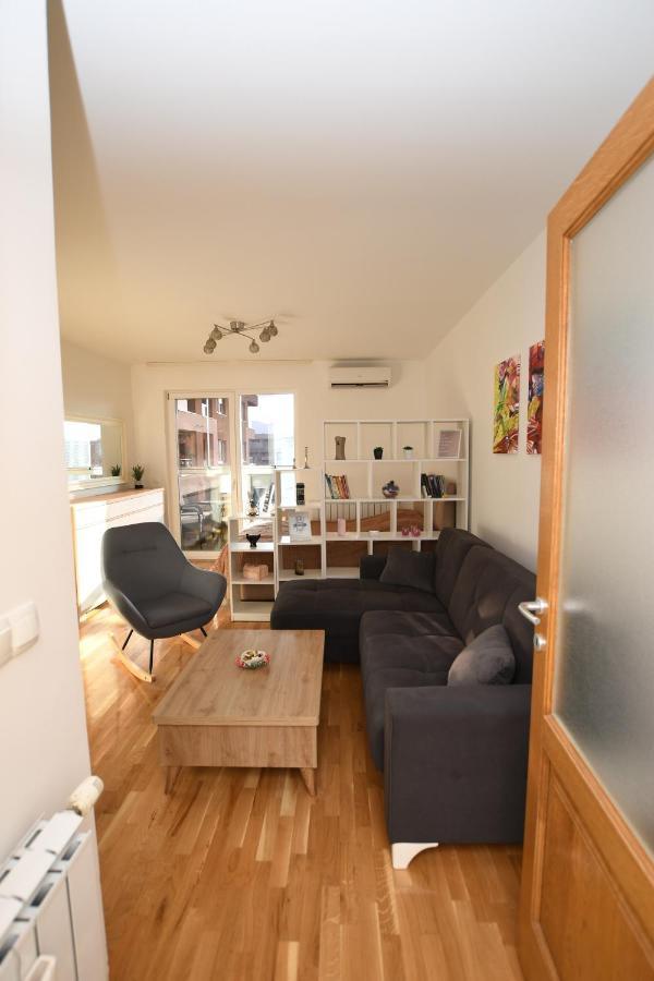 Sky Way Studio Apartment Сараево Экстерьер фото