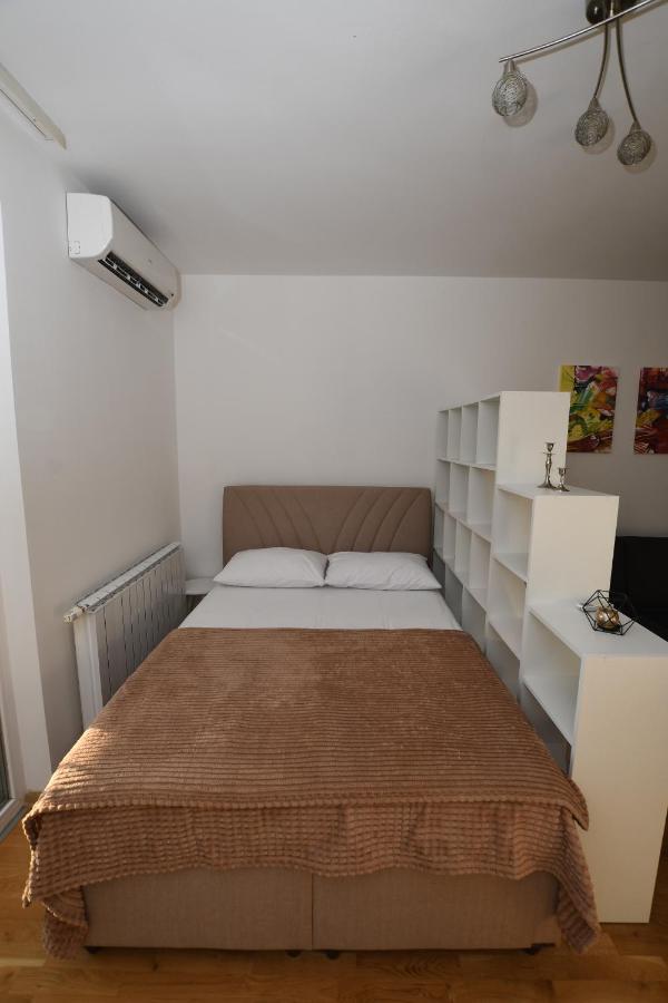 Sky Way Studio Apartment Сараево Экстерьер фото